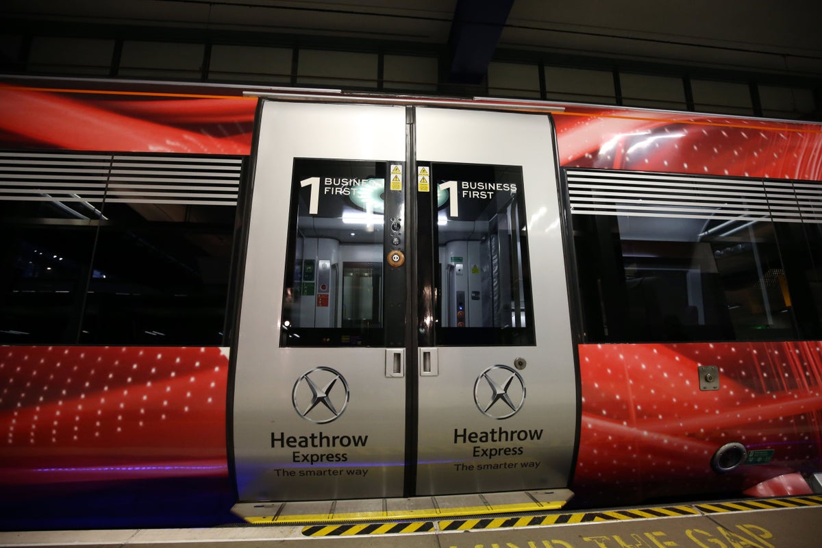 London travel news LIVE: Heathrow Express and Great Western Rail services to grind to halt as strike continues