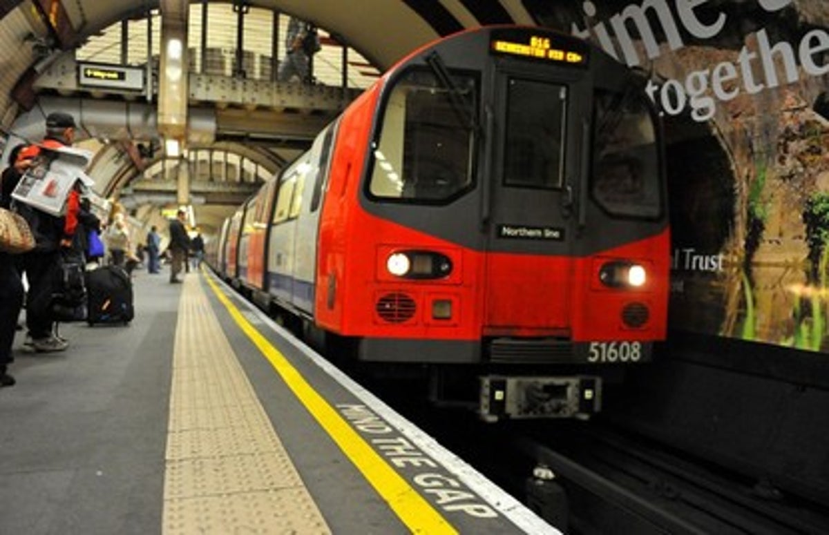 London travel news LIVE: Piccadilly Line to be shut to Heathrow for much of half-term, TfL announces