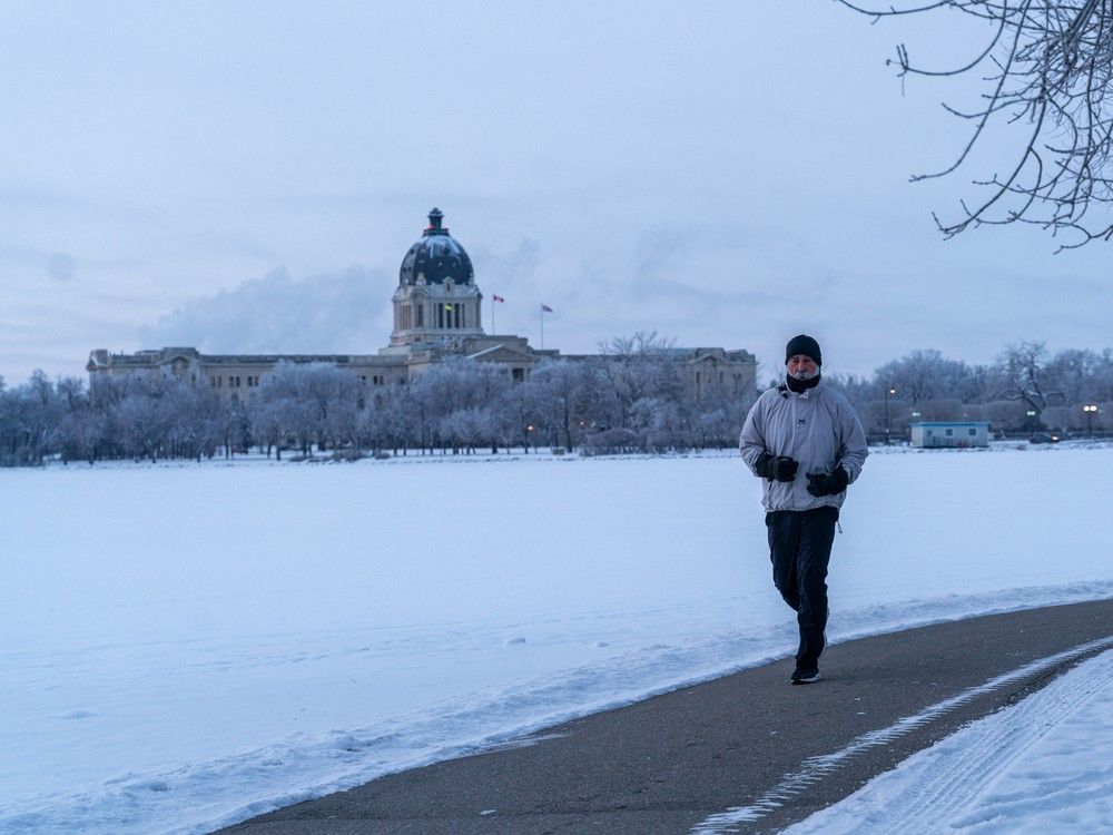 Regina weather: More snow throughout the day, high -4