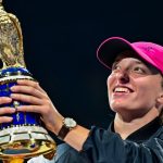 Iga Swiatek battles past Elena Rybakina to complete Qatar Open title hat-trick