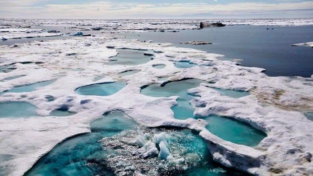 Canada pledges to work with U.S. over competing claims to Arctic sea floor