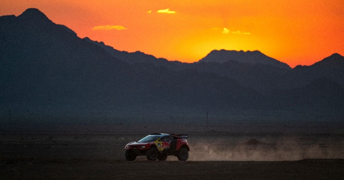 Loeb bounces back with Dakar stage four win