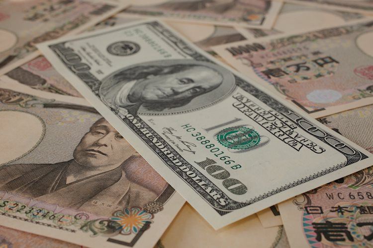 Japanese Yen recovers further from Friday’s multi-week low, not out of the woods yet