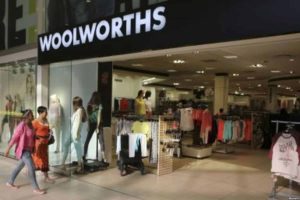 Woolworths reduces cash tills in supermarkets