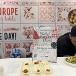 Versatile European Olives: a Hit at the ‘Winter Fancy Food’ Show in the U.S. / Chef Alberto Astudillo demonstrates the most surprising versions of this food