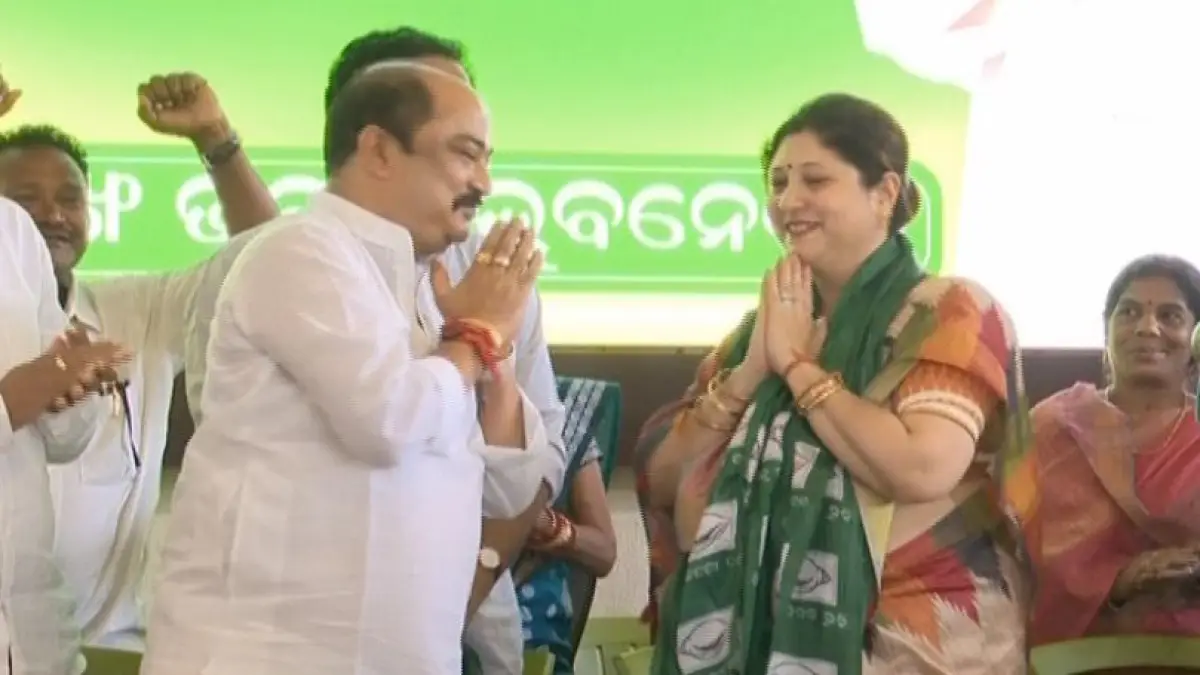 Congress leader Bapi Sarkhel’s wife joins BJD; her entry likely to churn politics in Paradip