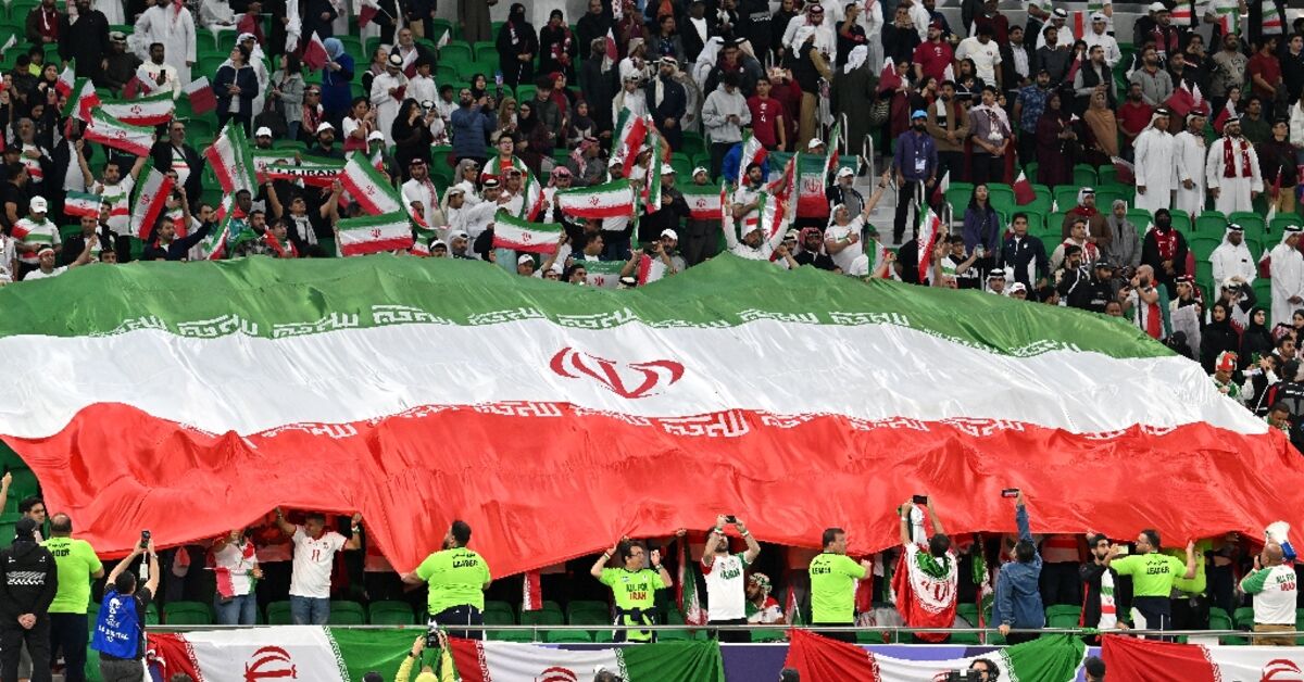 Tehran football derby ignites passions in Iran