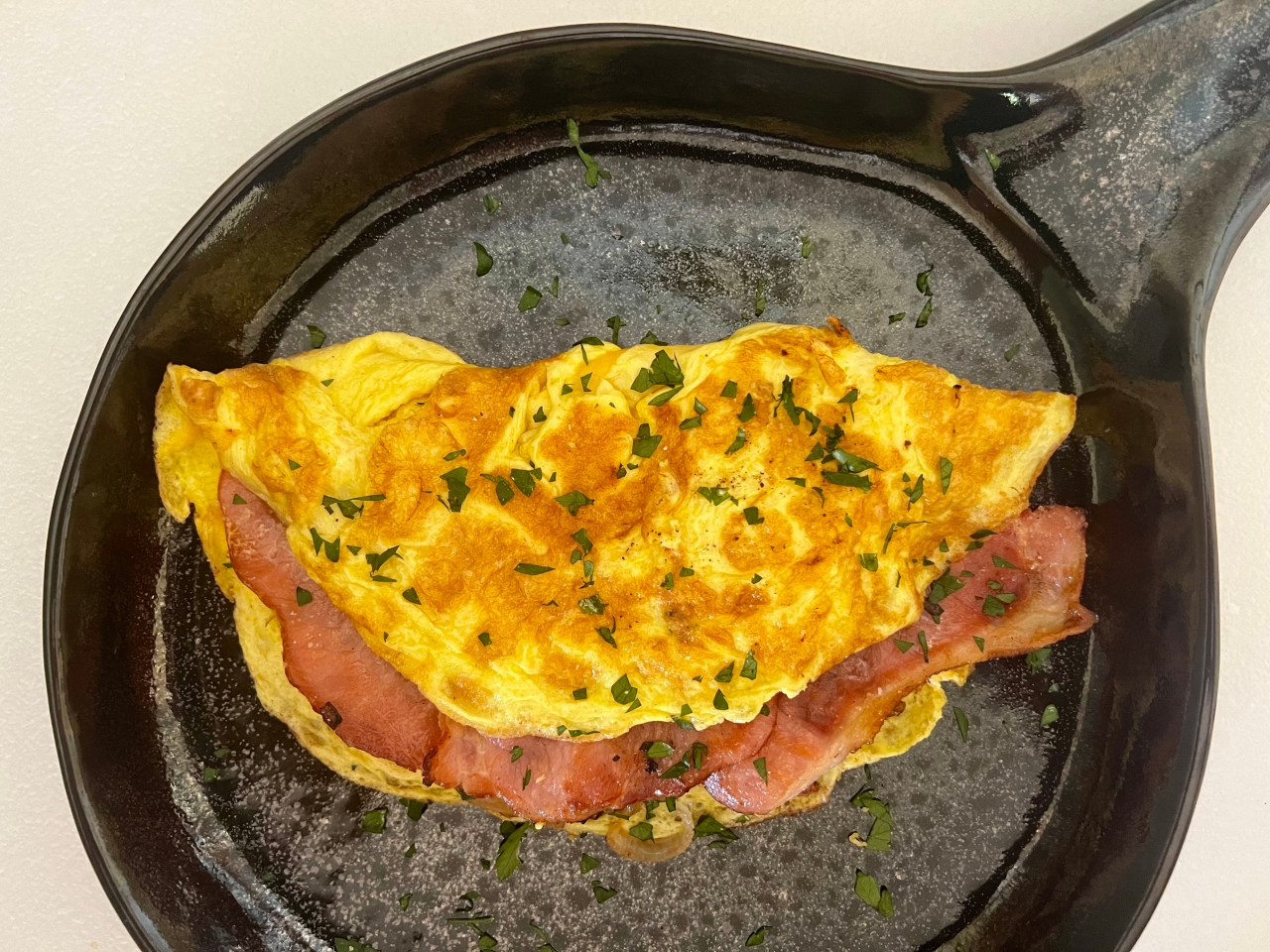 ALL-IN-ONE: Lekker Brekker Monday: Bacon and mature Cheddar omelette