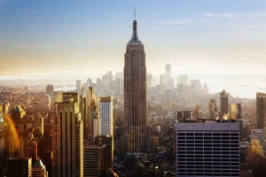 HVS Hotel Market Report Manhattan & Post&Pandemic Momentum in Manhattan & By Roland DeMilleret and Patricia Shih