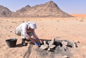 KSA Discovers Ancient Broken Stones in Nefud Desert