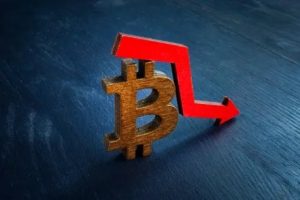 Historical Data Signals Bitcoin’s Imminent 25% Plunge – Time To Buy Or Bail?