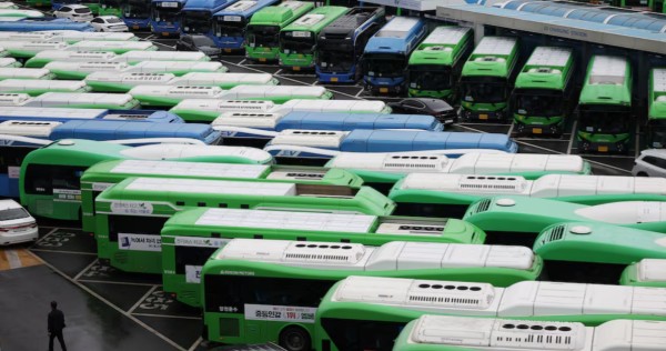 Seoul bus drivers end strike after city agrees to wage increase, Asia News