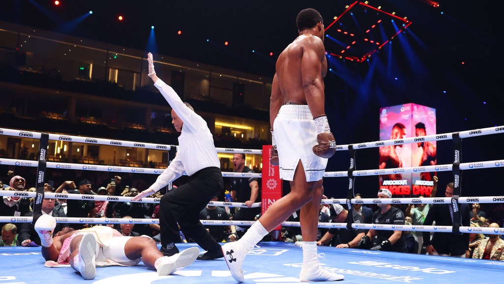 Anthony Joshua def. Francis Ngannou at Knockout Chaos: Best photos from Riyadh