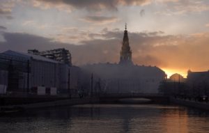 Spire collapses as fire engulfs Copenhagen’s historic stock exchange