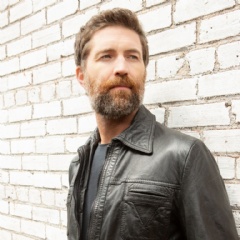 Josh Turner Re-ups with MCA Nashville Extending His Relationship with the Label behind Turner’s Two-Decade Long Career.