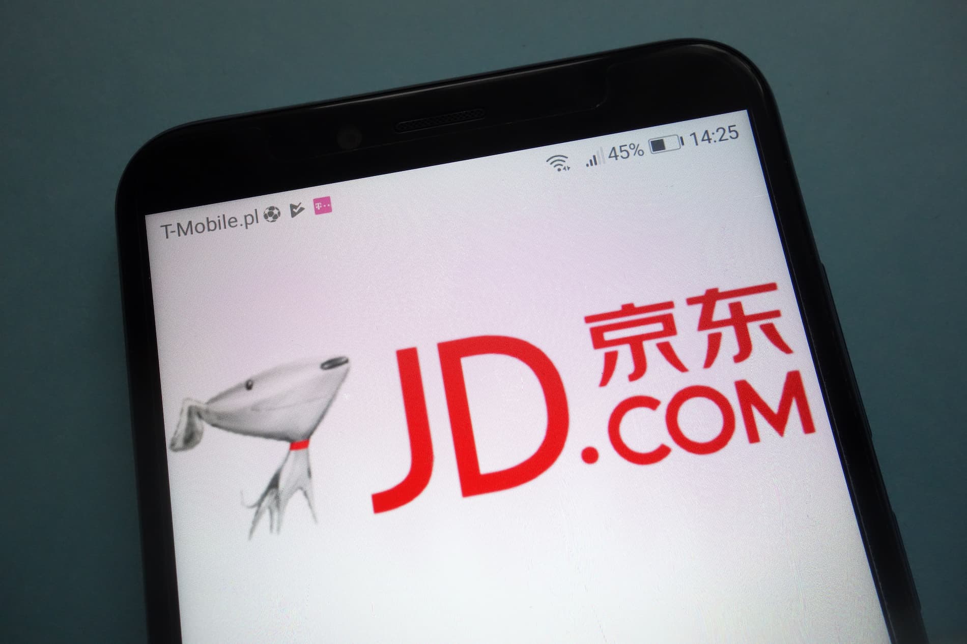 JD says nearly 100 couriers have earned more than one million yuan in three years