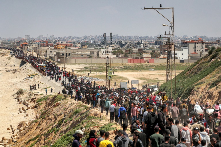 Gazans flood road north after ‘open checkpoint’ rumours