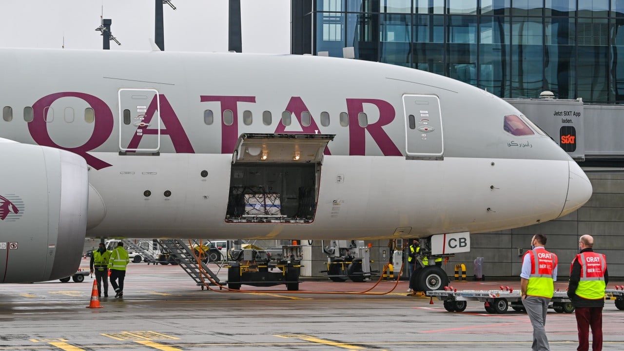 Qatar Airways passengers ‘pass out’ on runway in Athens after Boeing plane’s cooling fails