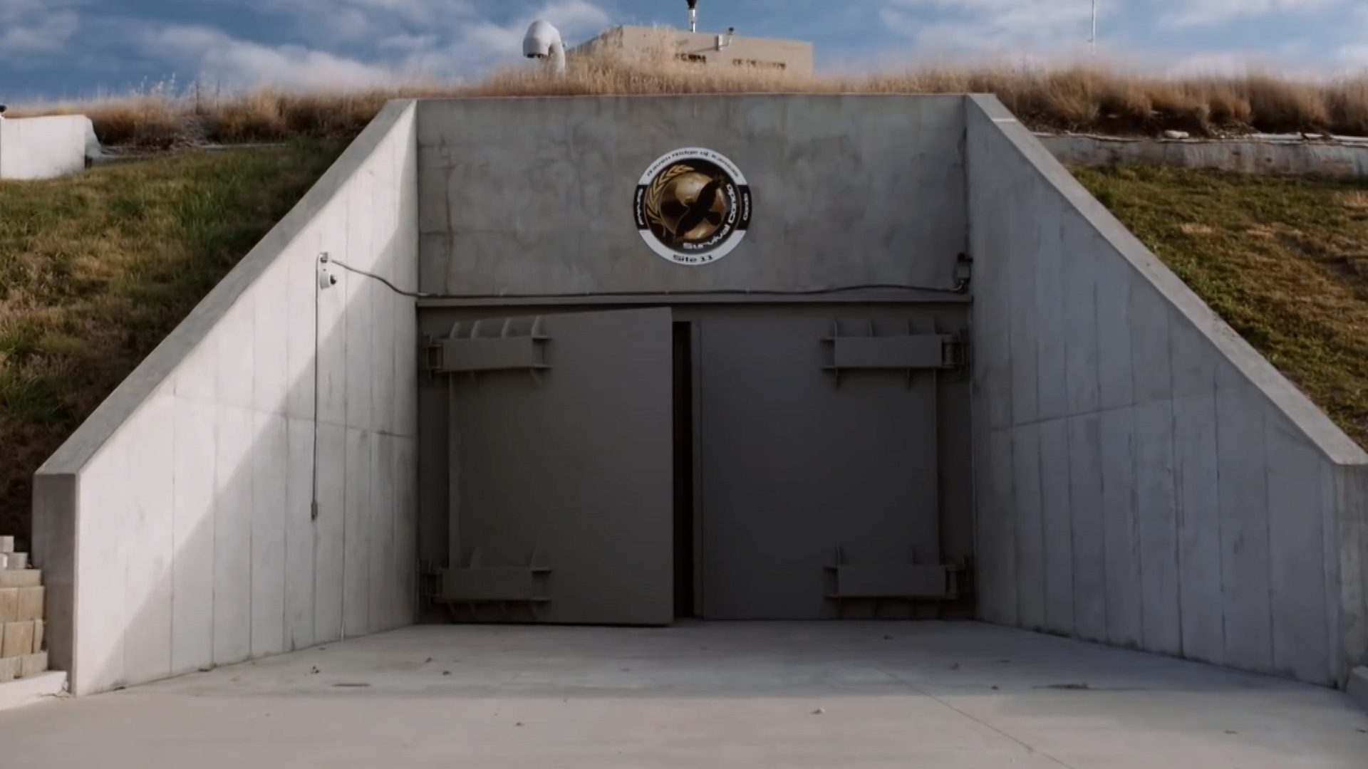 Billionaires Are Building Luxury Bunkers to Escape Doomsday