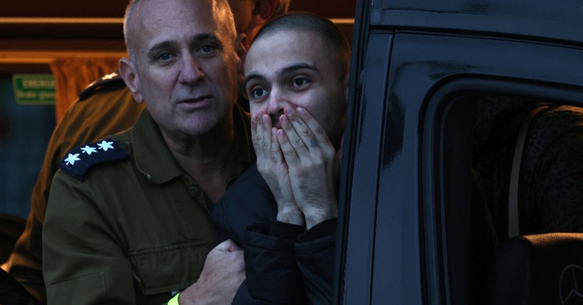 Israel stalls Palestinians’ release after six Gaza hostages freed