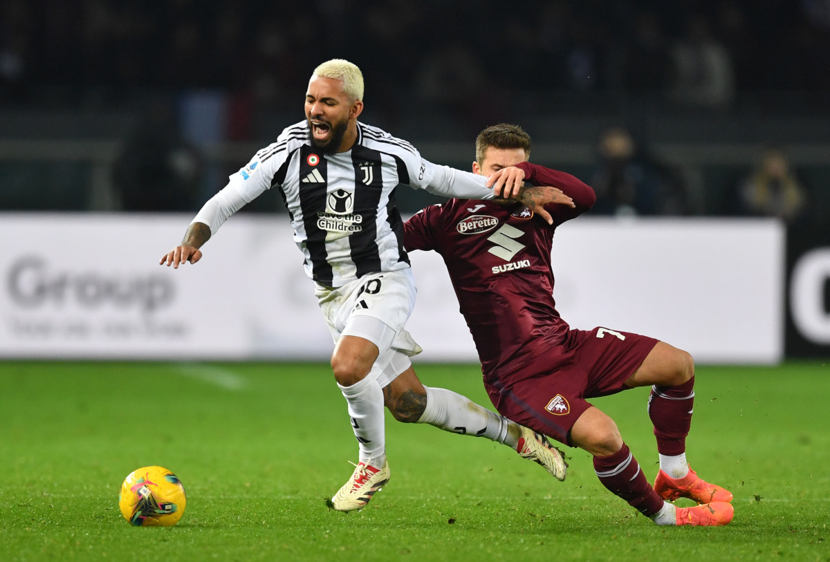 Everton offer €30m for Douglas Luiz but Juventus demand €40m – report