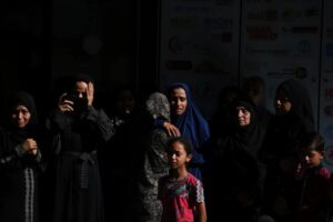 Hamas to Release 10 Hostages Amid Gaza Ceasefire Talks