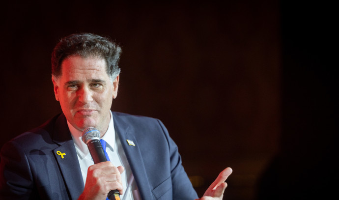 Dermer holds first phone call with Qatari PM on hostage deal efforts