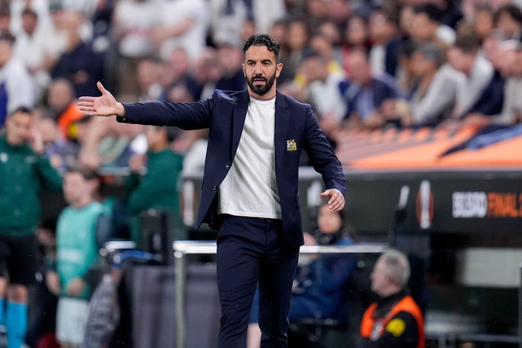 Man United star expected to leave Old Trafford
