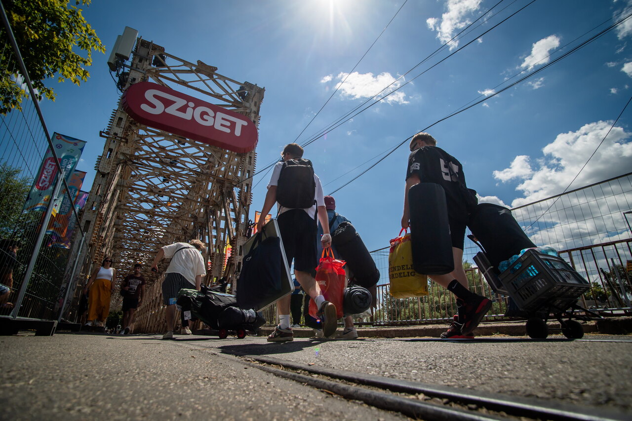 Budapest agglomeration transport services to run more frequently during Sziget Festival, including overnight