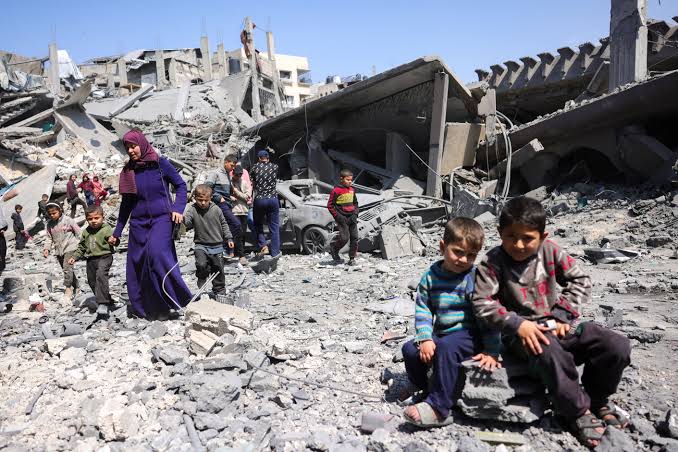 Gaza under Israeli siege as death toll mounts, famine looms