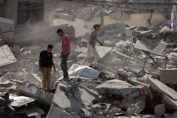 Israel escalates Gaza offensive as casualties rise, ceasefire prospects dim