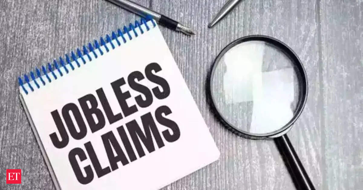 US weekly jobless claims fall; job growth appears steady in July