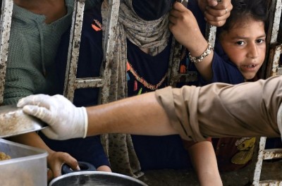 Israeli Military Kills Palestinians Seeking Food in Gaza | Mirage News