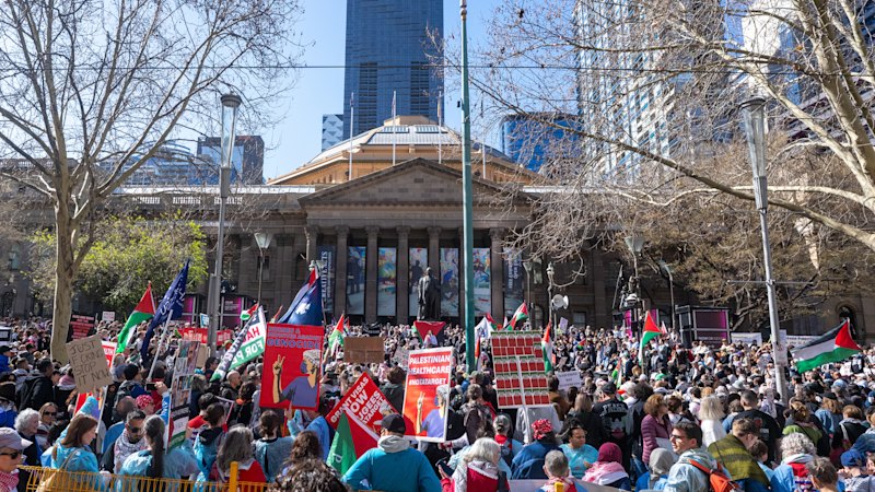Huge pro-Palestine crowd on the march in Melbourne as part of national rally