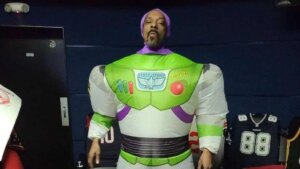 Snoop Dogg Says Grandson’s Question About ‘Lightyear’ Gay Kiss Left Him “Scared to Go to the Movies”