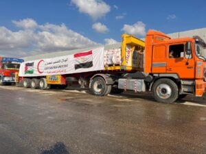 17th Egyptian Humanitarian Convoy Heads to Gaza