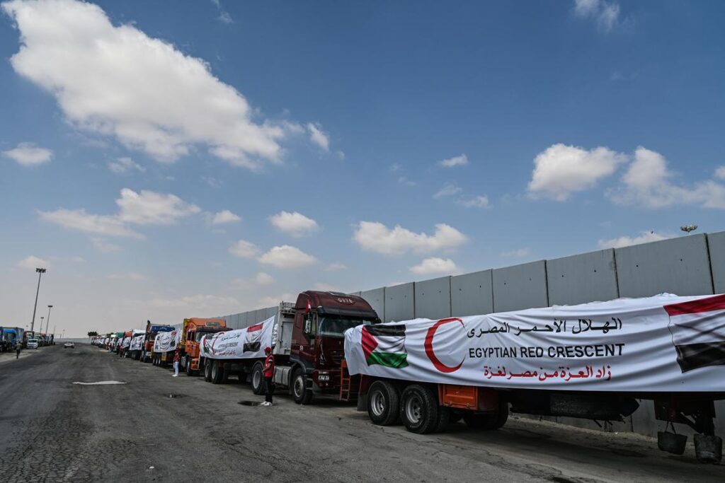 Israeli controls choke Gaza relief at Egypt border, say aid workers