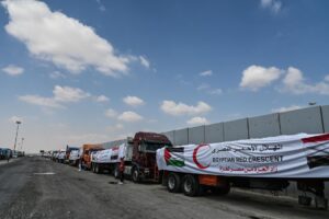 Israeli controls choke Gaza relief at Egypt border, say aid workers