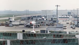 Flights at major UK airports disrupted by technical glitch