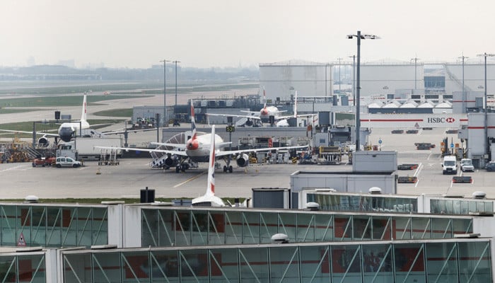 Flights at major UK airports disrupted by technical glitch