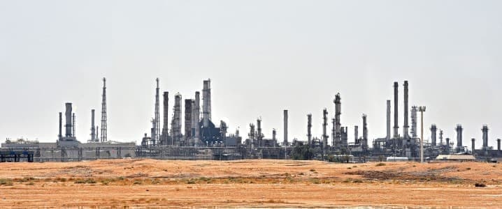 Mirroring US Shale, Saudi Arabia Slows Down Oil Drilling
