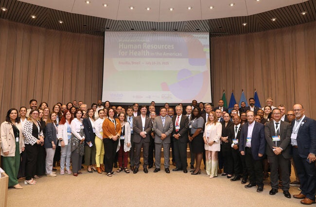 Countries of the Americas move toward a joint approach to manage health workforce migration amid growing shortages