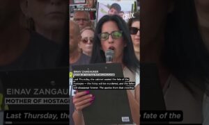 Israelis March to IDF HQ, Hostage Families Vow to ‘Pursue’ Netanyahu If…