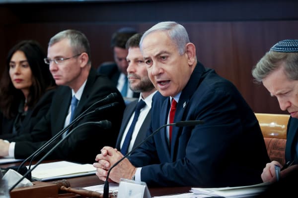 Israeli gov’t orders IDF to ‘take control’ of entire Gaza Strip to disarm Hamas & return hostages