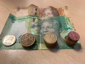 Households struggling to save money
