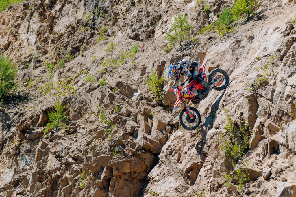 Red Bull Romaniacs 2025 – Offroad Day 1: Lettenbichler Leads as Mountains Take Control