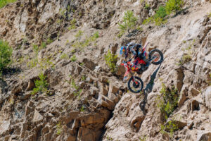 Red Bull Romaniacs 2025 – Offroad Day 1: Lettenbichler Leads as Mountains Take Control