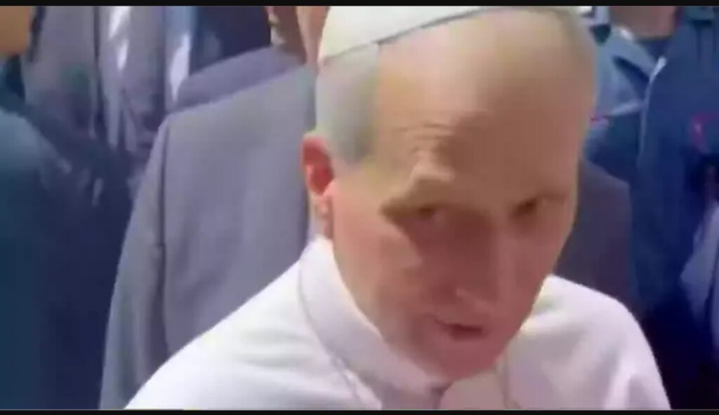 Everyone’s saying the same thing after watching Pope Leo’s wild interaction with crowd