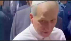 Everyone’s saying the same thing after watching Pope Leo’s wild interaction with crowd