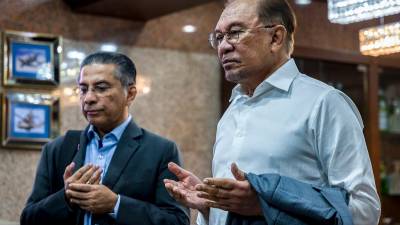 Anwar calls for global unity to defend dignity and end violence